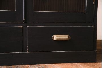 ペイント家具　レトロシックなモールガラス入りブックケース(本箱、キャビネット、収納棚、戸棚)