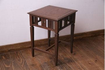 アンティーク雑貨　大正ロマン　ナラ材　透かし彫りが繊細な雰囲気を醸し出す花台(飾り台、サイドテーブル)