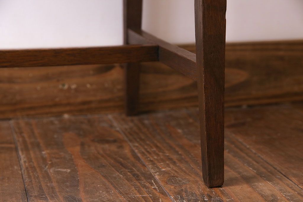 アンティーク雑貨　大正ロマン　ナラ材　透かし彫りが繊細な雰囲気を醸し出す花台(飾り台、サイドテーブル)