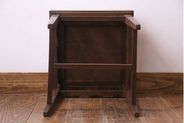 アンティーク雑貨　大正ロマン　ナラ材　透かし彫りが繊細な雰囲気を醸し出す花台(飾り台、サイドテーブル)