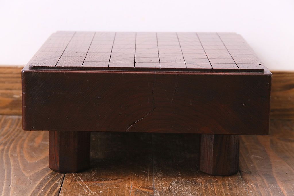 アンティーク雑貨　和製アンティーク　極厚!はっきりとした木目が印象的な総ケヤキ材の将棋盤(飾り台)