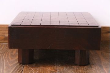 アンティーク雑貨　和製アンティーク　極厚!はっきりとした木目が印象的な総ケヤキ材の将棋盤(飾り台)