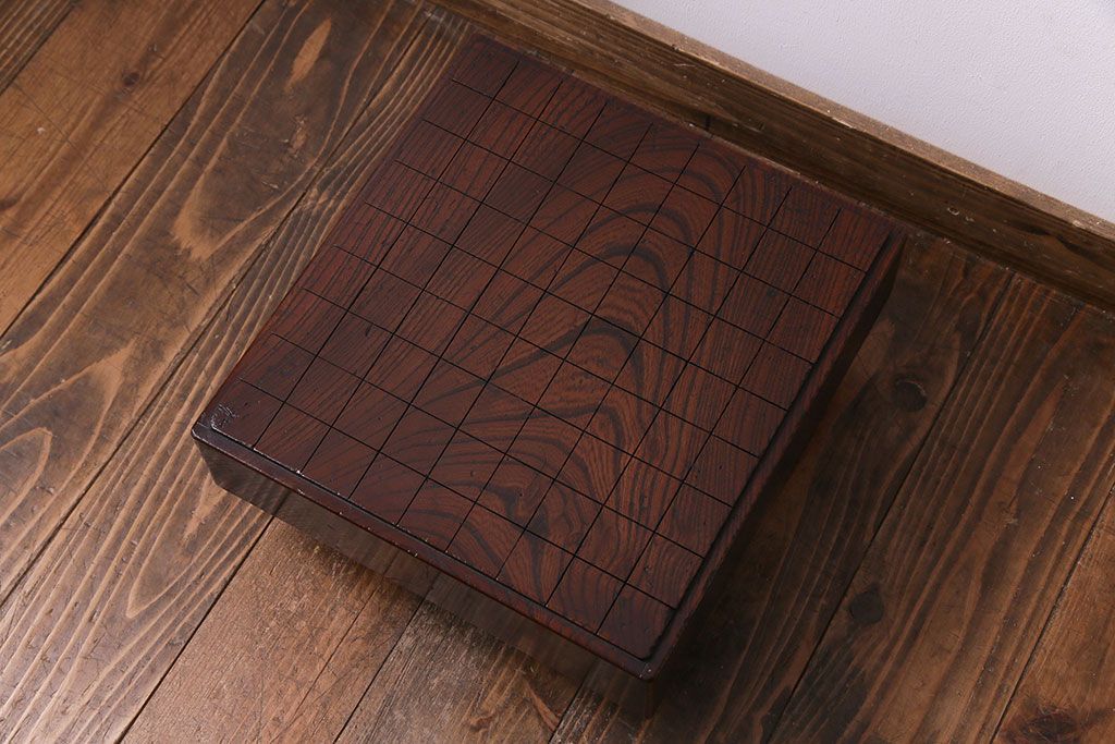 アンティーク雑貨　和製アンティーク　極厚!はっきりとした木目が印象的な総ケヤキ材の将棋盤(飾り台)