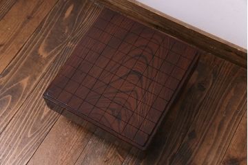 アンティーク雑貨　和製アンティーク　極厚!はっきりとした木目が印象的な総ケヤキ材の将棋盤(飾り台)