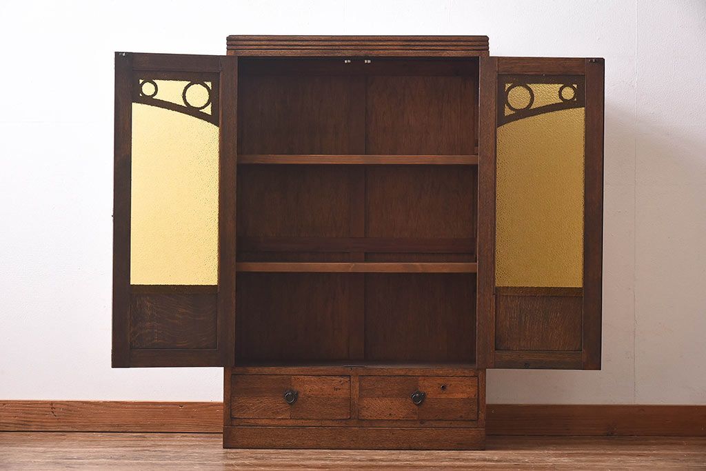 アンティーク家具　大正ロマン　当時物色ガラス　モダンな扉のデザインが目を惹く本箱(収納棚、キャビネット)
