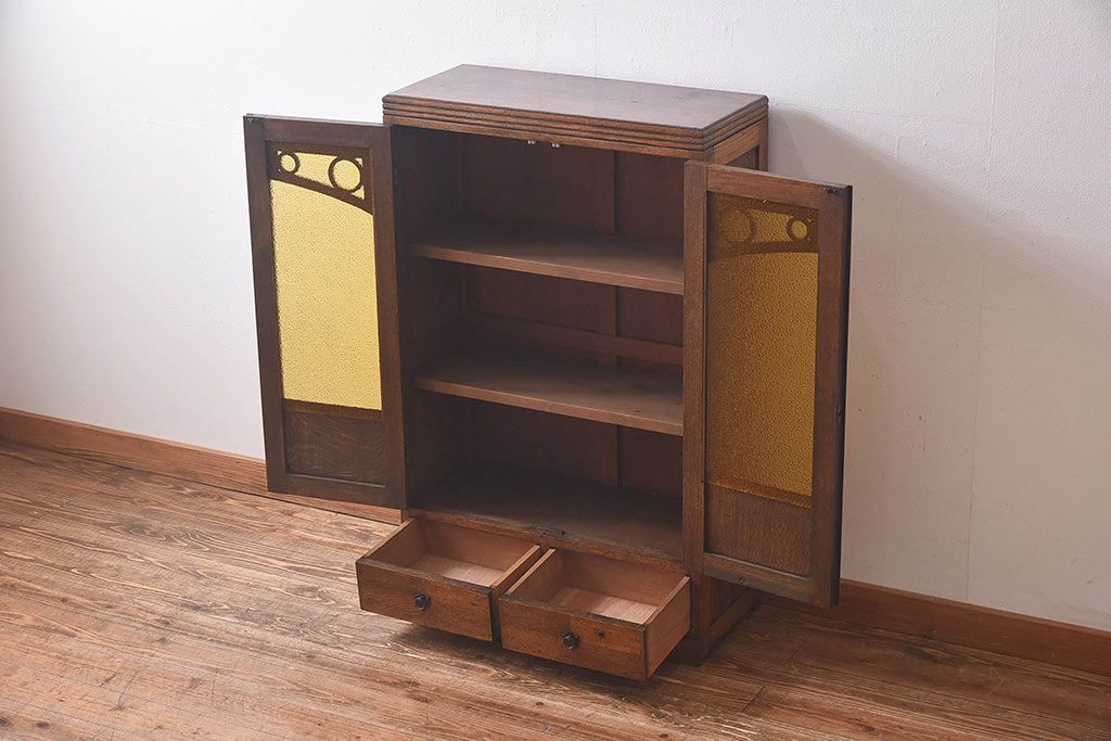 アンティーク家具　大正ロマン　当時物色ガラス　モダンな扉のデザインが目を惹く本箱(収納棚、キャビネット)