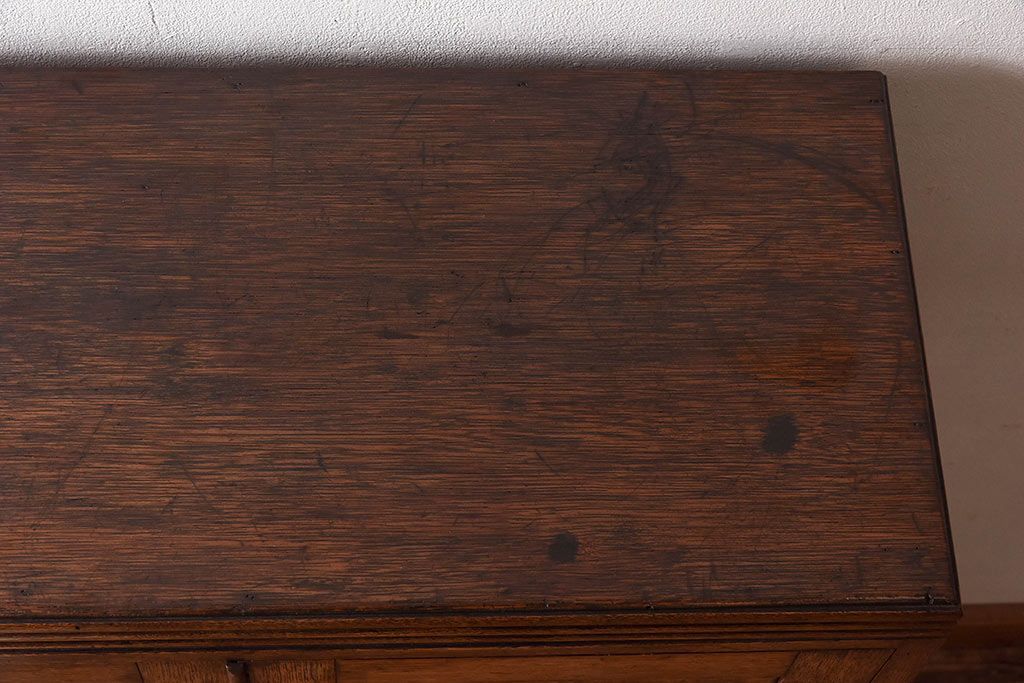 アンティーク家具　大正ロマン　当時物色ガラス　モダンな扉のデザインが目を惹く本箱(収納棚、キャビネット)