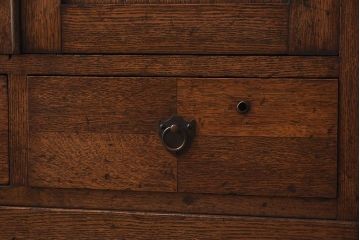 アンティーク家具　大正ロマン　当時物色ガラス　モダンな扉のデザインが目を惹く本箱(収納棚、キャビネット)