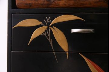 アンティーク雑貨　和製アンティーク　前面漆塗り・蒔絵　総桐材　文箱付きの高級小引き出し(小物収納)