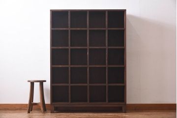 レトロ家具　昭和レトロ　5×4マス　正方形のマス目がすっきりとした印象の収納棚(陳列棚、飾り棚、オープンラック)