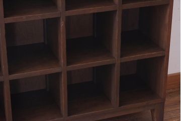 レトロ家具　昭和レトロ　5×4マス　正方形のマス目がすっきりとした印象の収納棚(陳列棚、飾り棚、オープンラック)