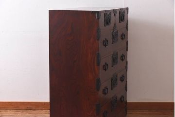 【S様ご決済用】中古美品　伝統民芸家具　岩谷堂箪笥　南部鉄器の繊細な意匠が目を引くチェスト(衣装箪笥、引き出し)(定価約42万円)