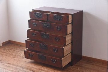 【S様ご決済用】中古美品　伝統民芸家具　岩谷堂箪笥　南部鉄器の繊細な意匠が目を引くチェスト(衣装箪笥、引き出し)(定価約42万円)