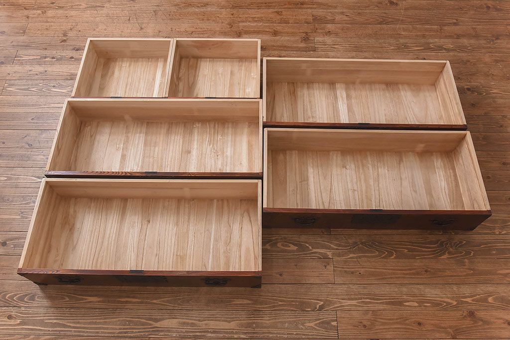 【S様ご決済用】中古美品　伝統民芸家具　岩谷堂箪笥　南部鉄器の繊細な意匠が目を引くチェスト(衣装箪笥、引き出し)(定価約42万円)