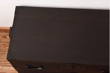 アンティーク家具　和製アンティーク　総桐材　縁起のよい「ふくら雀」金具のついたチェスト(重ね箪笥、引き出し、桐箪笥、桐たんす)
