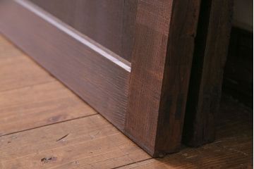 和製アンティーク　総ケヤキ一枚板　取っ手がアクセントの板戸(窓、建具)2枚セット