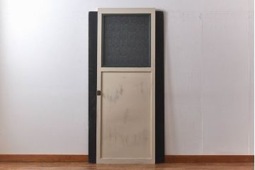 ペイント家具　昭和レトロな雰囲気溢れる当時物ガラス入りのドア(扉、建具)