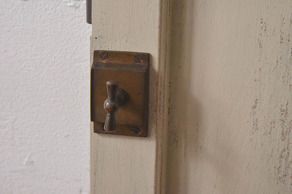 ペイント家具　昭和レトロな雰囲気溢れる当時物ガラス入りのドア(扉、建具)