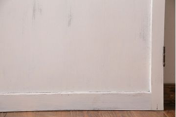 ペイント家具　丸いドアノブとダイヤガラスがおしゃれなバイカラーのドア(扉、建具)