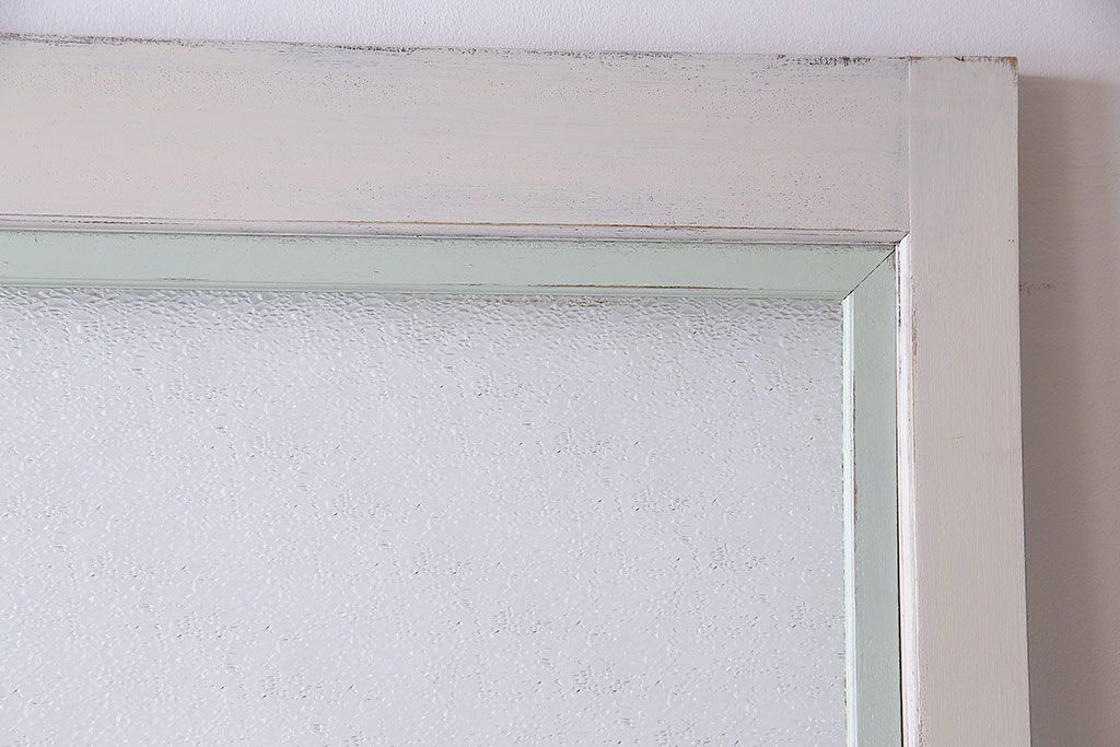 ペイント家具　丸いドアノブとダイヤガラスがおしゃれなバイカラーのドア(扉、建具)