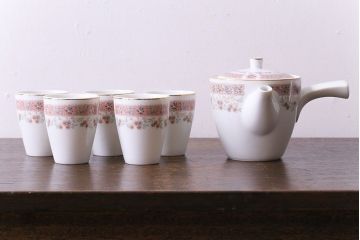 昭和中期　日本陶器・ノリタケ(則武)小花柄の急須・湯飲み5客セット