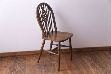 ヴィンテージ家具　イギリスビンテージ　アーチ形の背もたれが美しいホイールバックチェア(カントリーチェア、ダイニングチェア、イス)