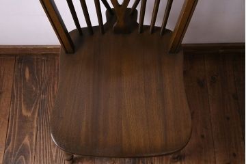 ヴィンテージ家具　イギリスビンテージ　アーチ形の背もたれが美しいホイールバックチェア(カントリーチェア、ダイニングチェア、イス)