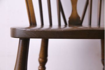 ヴィンテージ家具　イギリスビンテージ　アーチ形の背もたれが美しいホイールバックチェア(カントリーチェア、ダイニングチェア、イス)