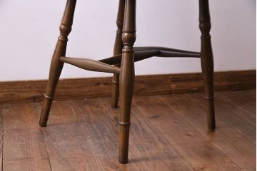 ヴィンテージ家具　イギリスビンテージ　アーチ形の背もたれが美しいホイールバックチェア(カントリーチェア、ダイニングチェア、イス)