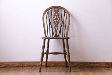 ヴィンテージ家具　イギリスビンテージ　アーチ形の背もたれが美しいホイールバックチェア(カントリーチェア、ダイニングチェア、イス)(1)