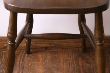 ヴィンテージ家具　イギリスビンテージ　アーチ形の背もたれが美しいホイールバックチェア(カントリーチェア、ダイニングチェア、イス)(1)