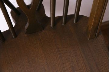 ヴィンテージ家具　イギリスビンテージ　アーチ形の背もたれが美しいホイールバックチェア(カントリーチェア、ダイニングチェア、イス)(1)