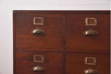 レトロ家具　昭和レトロ　ヒノキ材　どっしりとした重厚感のあるネームプレート付きチェスト(引き出し)