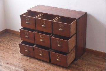 レトロ家具　昭和レトロ　ヒノキ材　どっしりとした重厚感のあるネームプレート付きチェスト(引き出し)