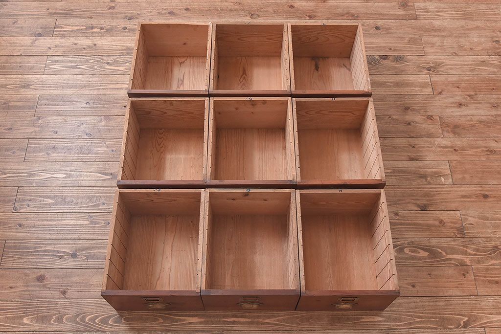 レトロ家具　昭和レトロ　ヒノキ材　どっしりとした重厚感のあるネームプレート付きチェスト(引き出し)