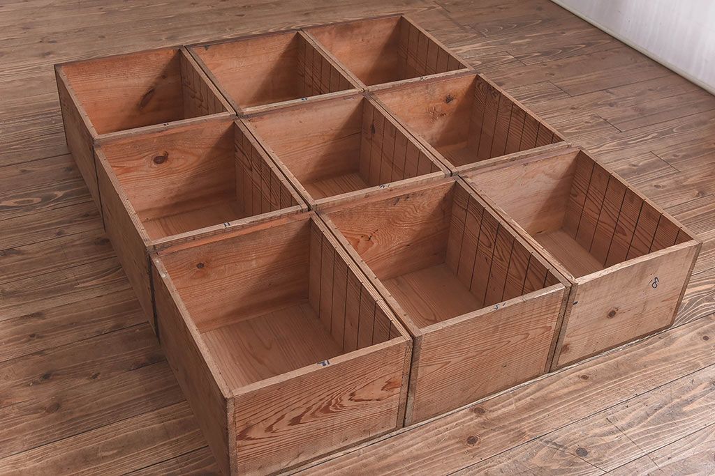 レトロ家具　昭和レトロ　ヒノキ材　どっしりとした重厚感のあるネームプレート付きチェスト(引き出し)