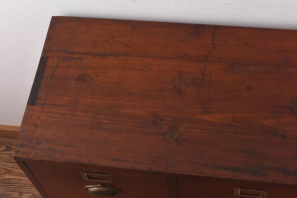 レトロ家具　昭和レトロ　ヒノキ材　どっしりとした重厚感のあるネームプレート付きチェスト(引き出し)