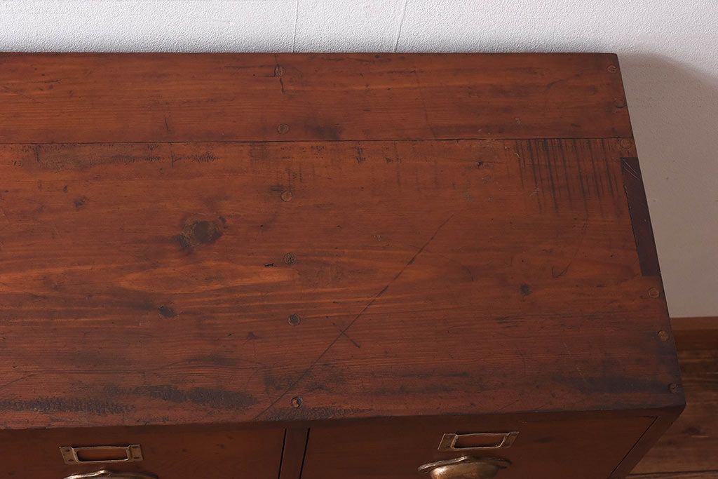 レトロ家具　昭和レトロ　ヒノキ材　どっしりとした重厚感のあるネームプレート付きチェスト(引き出し)