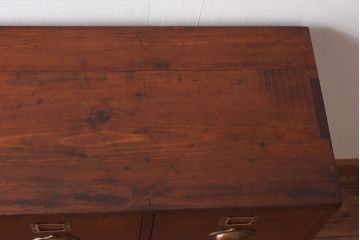 レトロ家具　昭和レトロ　ヒノキ材　どっしりとした重厚感のあるネームプレート付きチェスト(引き出し)