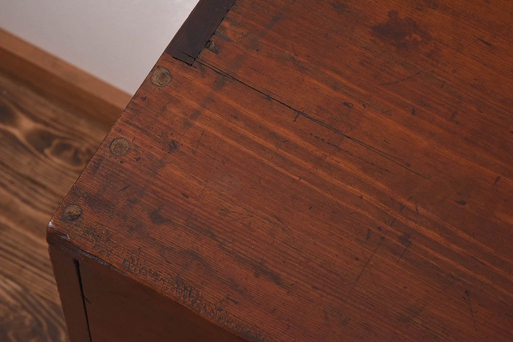 レトロ家具　昭和レトロ　ヒノキ材　どっしりとした重厚感のあるネームプレート付きチェスト(引き出し)