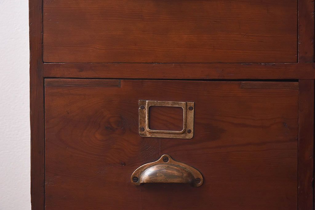 レトロ家具　昭和レトロ　ヒノキ材　どっしりとした重厚感のあるネームプレート付きチェスト(引き出し)