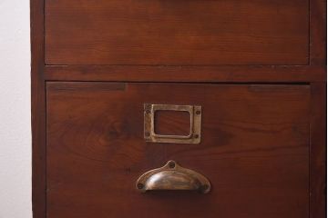 レトロ家具　昭和レトロ　ヒノキ材　どっしりとした重厚感のあるネームプレート付きチェスト(引き出し)