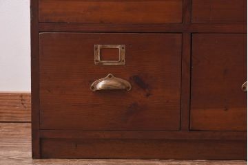 レトロ家具　昭和レトロ　ヒノキ材　どっしりとした重厚感のあるネームプレート付きチェスト(引き出し)