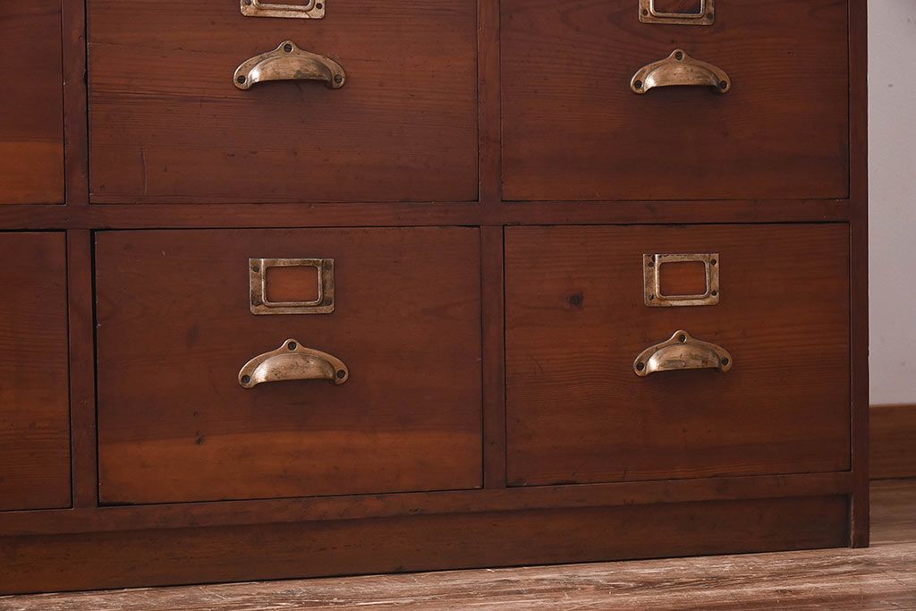 レトロ家具　昭和レトロ　ヒノキ材　どっしりとした重厚感のあるネームプレート付きチェスト(引き出し)