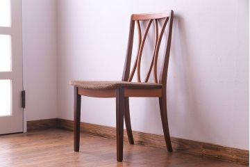 ヴィンテージ家具　北欧ビンテージ　G-PLAN(ジープラン)　洗練されたX-back(エックスバック)が魅力のダイニングチェア(椅子、ワークチェア)(2)