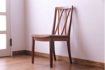 ヴィンテージ家具　北欧ビンテージ　G-PLAN(ジープラン)　洗練されたX-back(エックスバック)が魅力のダイニングチェア(椅子、ワークチェア)(3)