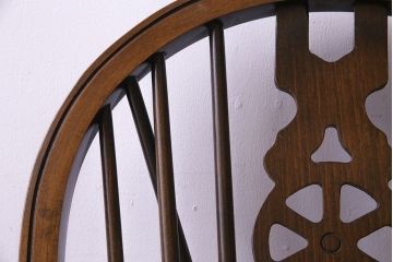 ヴィンテージ家具　イギリスビンテージ　アーチ形の背もたれが美しいホイールバックチェア(カントリーチェア、ダイニングチェア、イス)(2)