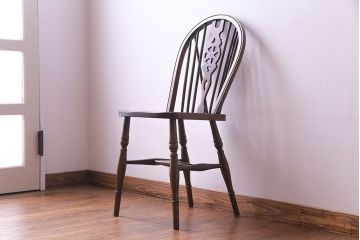 ヴィンテージ家具　イギリスビンテージ　アーチ形の背もたれが美しいホイールバックチェア(カントリーチェア、ダイニングチェア、イス)(3)