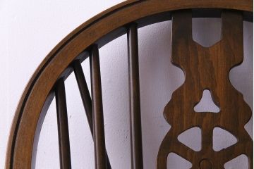 ヴィンテージ家具　イギリスビンテージ　アーチ形の背もたれが美しいホイールバックチェア(カントリーチェア、ダイニングチェア、イス)(3)