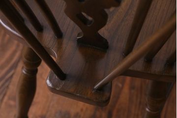 ヴィンテージ家具　イギリスビンテージ　アーチ形の背もたれが美しいホイールバックチェア(カントリーチェア、ダイニングチェア、イス)(3)